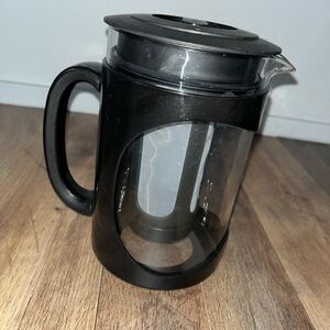 Cold brew coffee maker